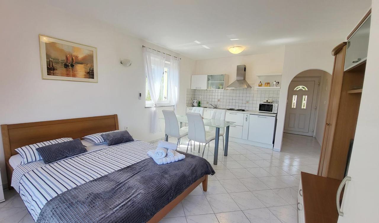 Apartmani Agava Čižići Exterior foto